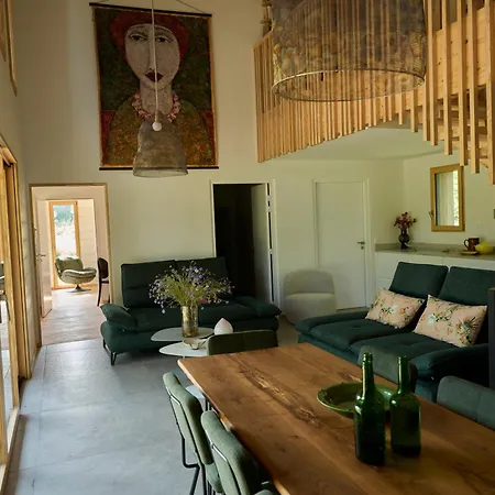 La Maison De Yangues Pensión
