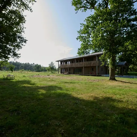 La Maison De Yangues Pensión *